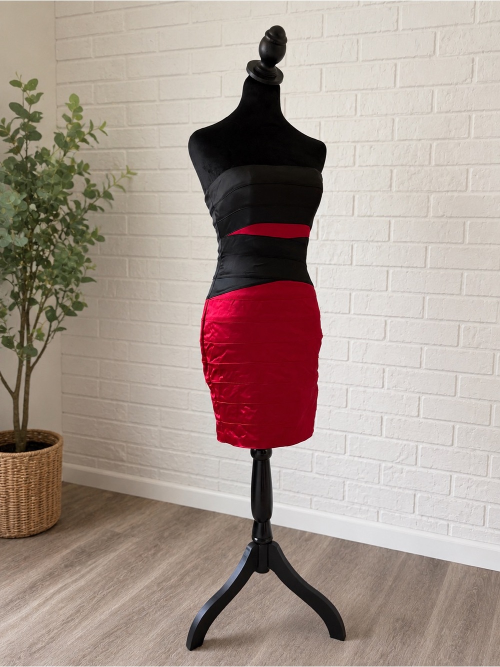 Bebe Strapless Colorblock Satin Bodycon Dress Black & Red Size S